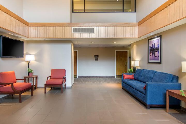 Entrance & Lobby