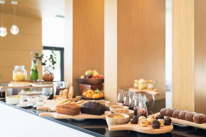 Breakfast/Coffee Service 46 of 56