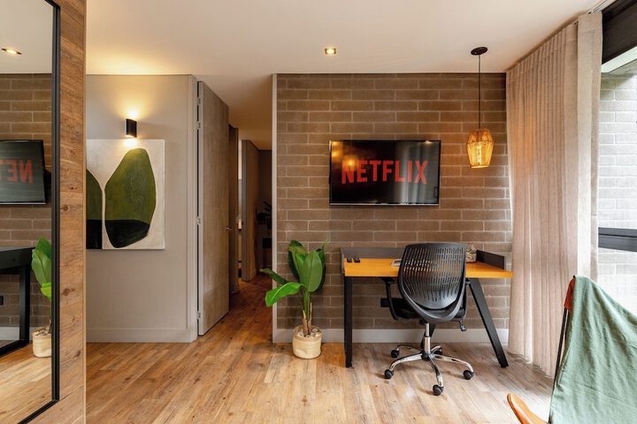 Room 4 of 85