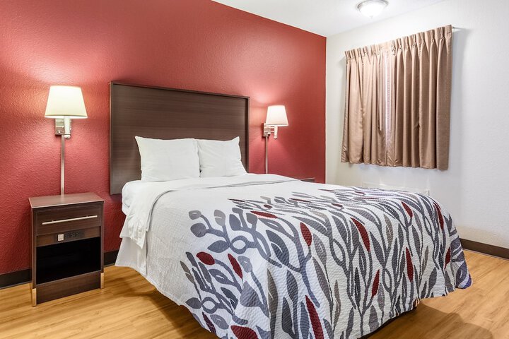 Deluxe Double Bed (6 of 8)