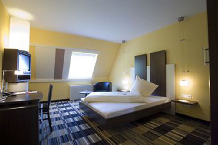 Room 8 of 20