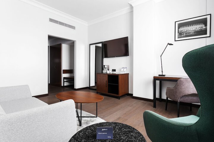 Room 11 of 87