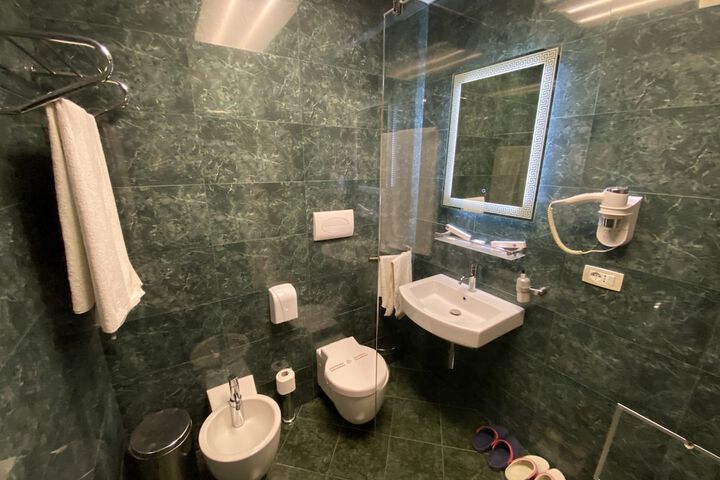 Room 63 of 109