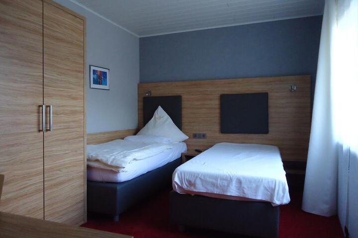 Room 17 of 46