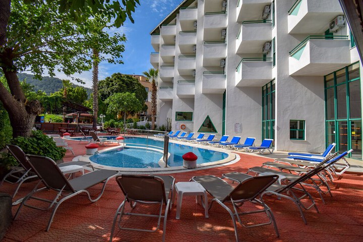 Pool 16 of 20