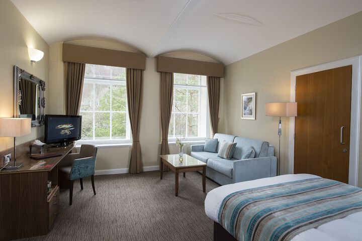 Room 9 of 48