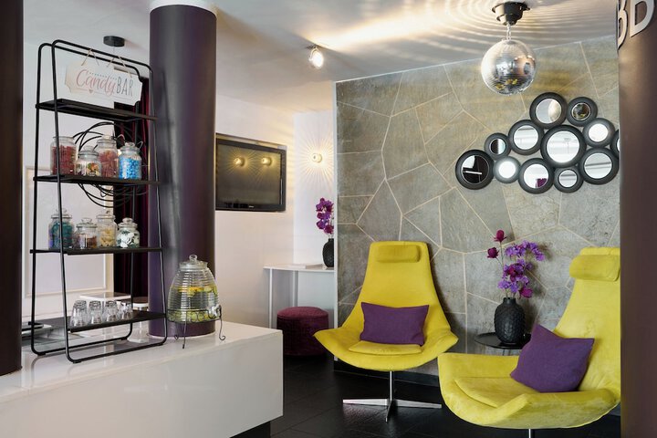 Entrance & Lobby