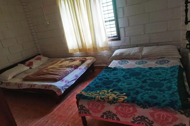 Room 5 of 20
