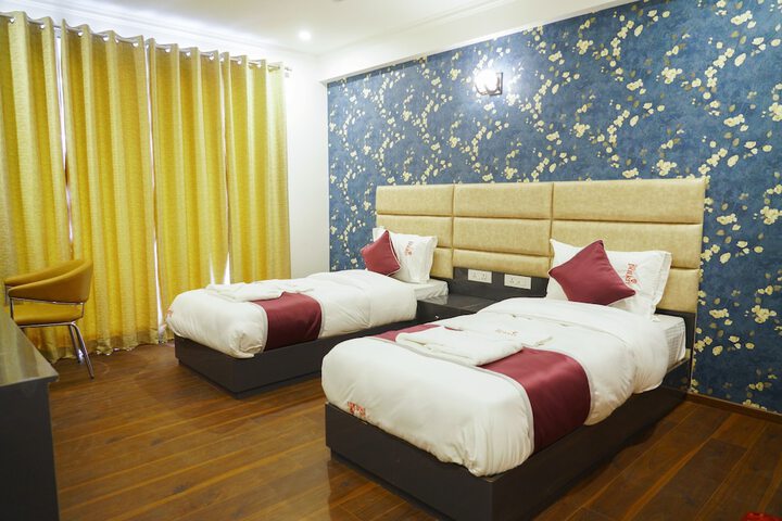 Room 5 of 18