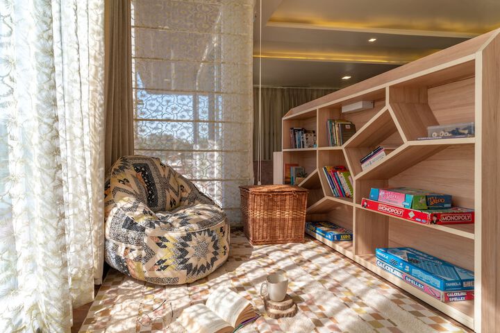Room 10 of 48