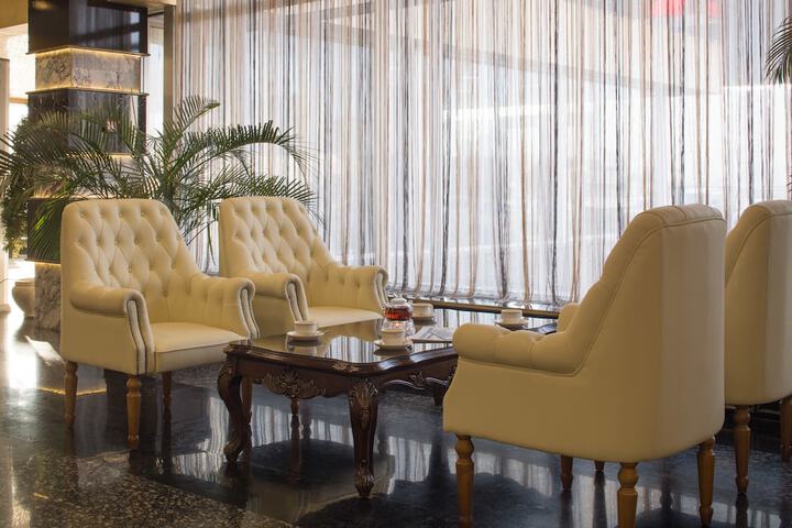 Lounge 99 of 120