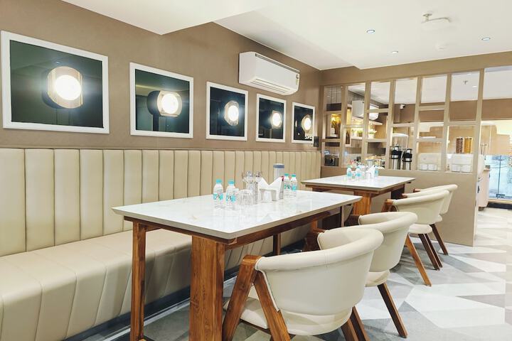 Dining 70 of 76