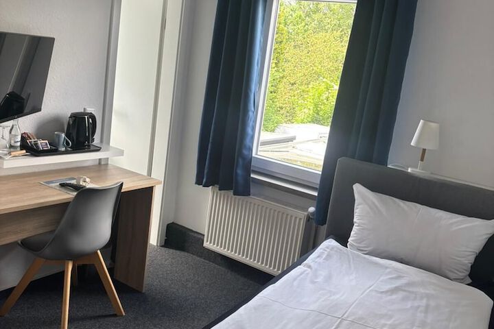 Room 14 of 22