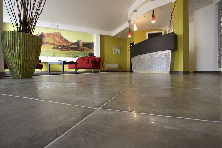 Entrance & Lobby