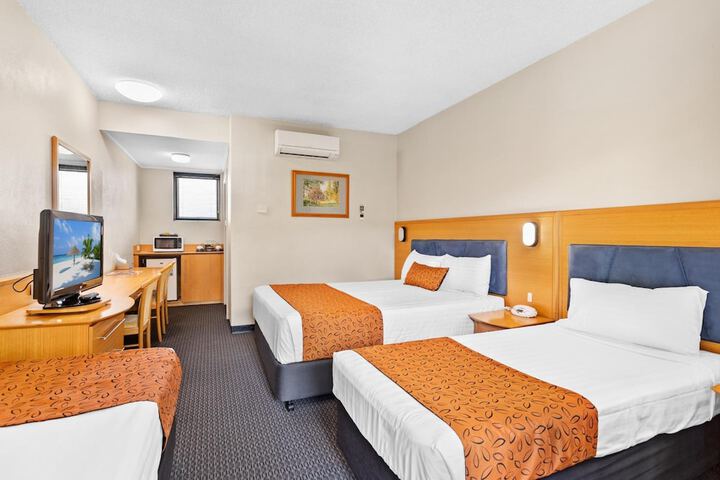 Room 10 of 35