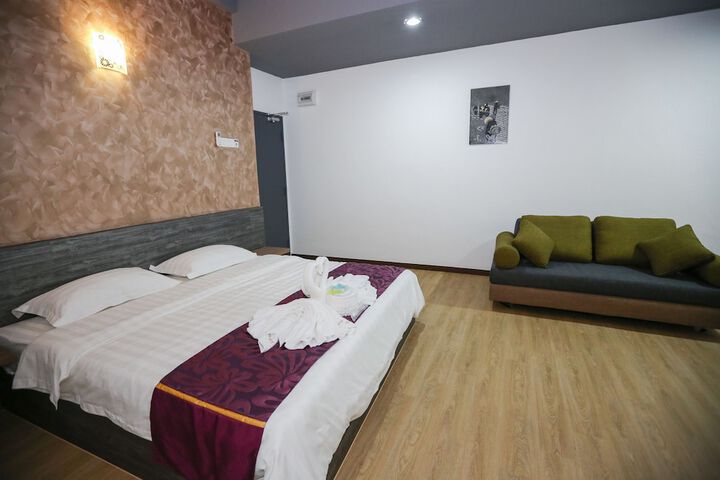Room 8 of 41