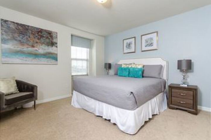 Room 5 of 12