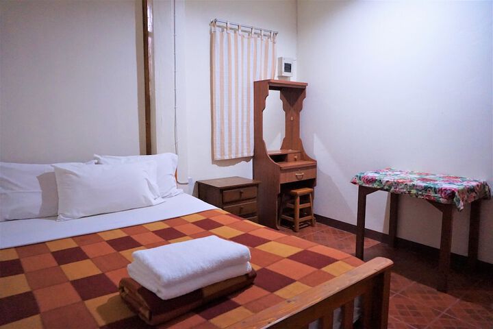 Room 4 of 68