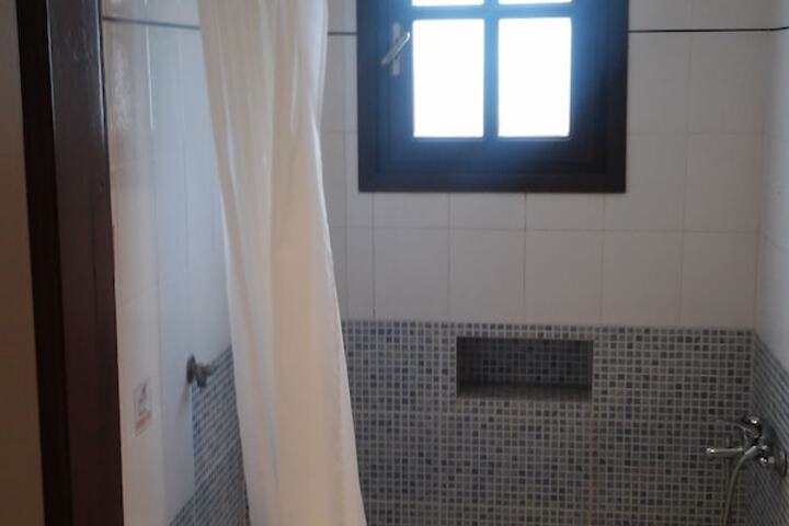 Room 17 of 49