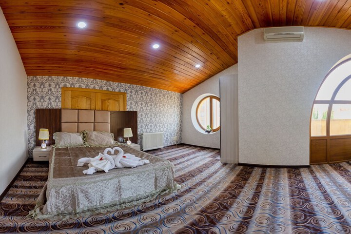 Room 5 of 63