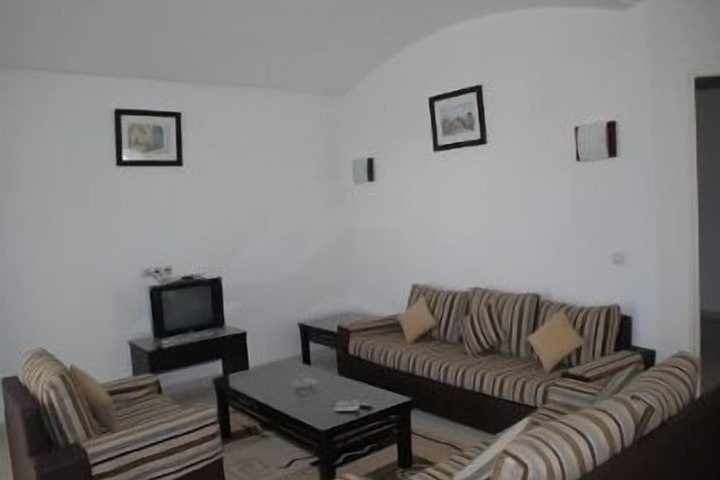 Room 8 of 35