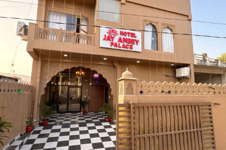 Hotel 32 of 34