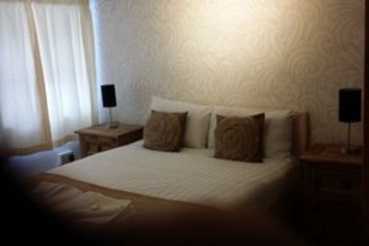 Room 14 of 33