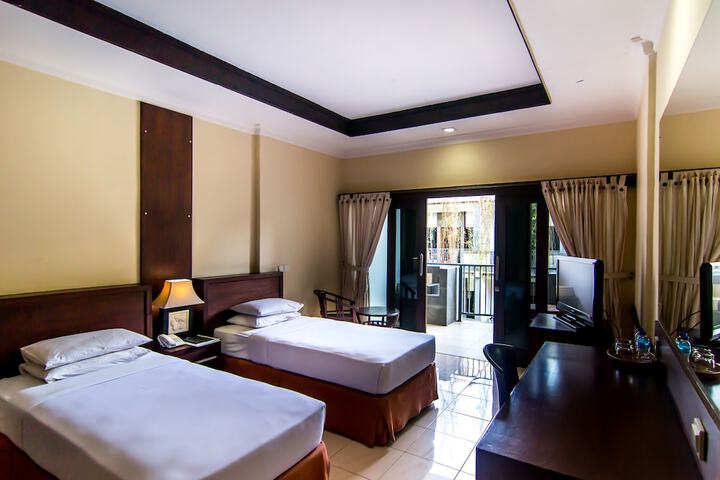 Room 12 of 49