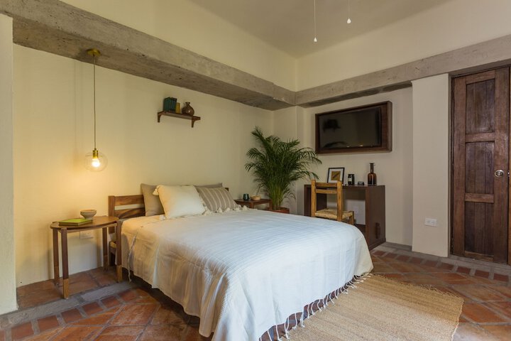 Room 5 of 115