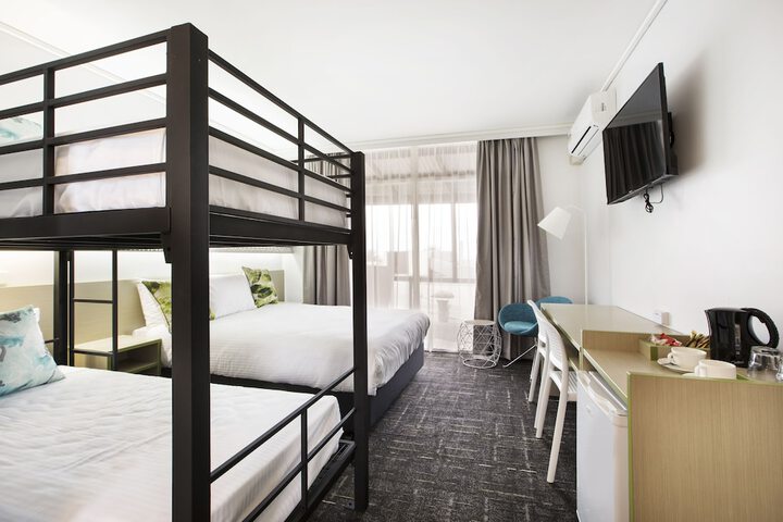 Room 5 of 34