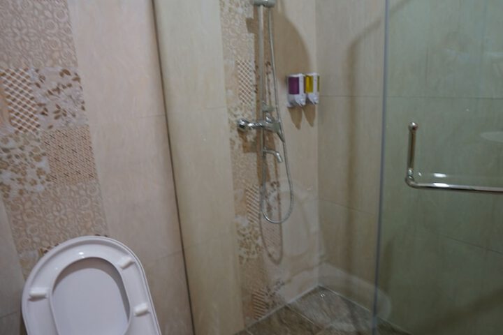 Room 46 of 80