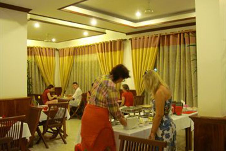 Dining 5 of 30