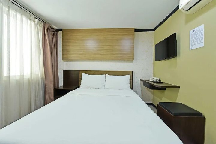 Room 15 of 34