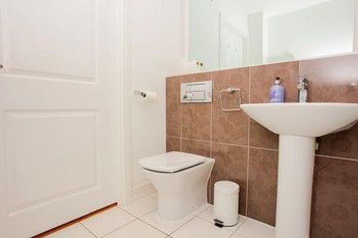 Room 5 of 28