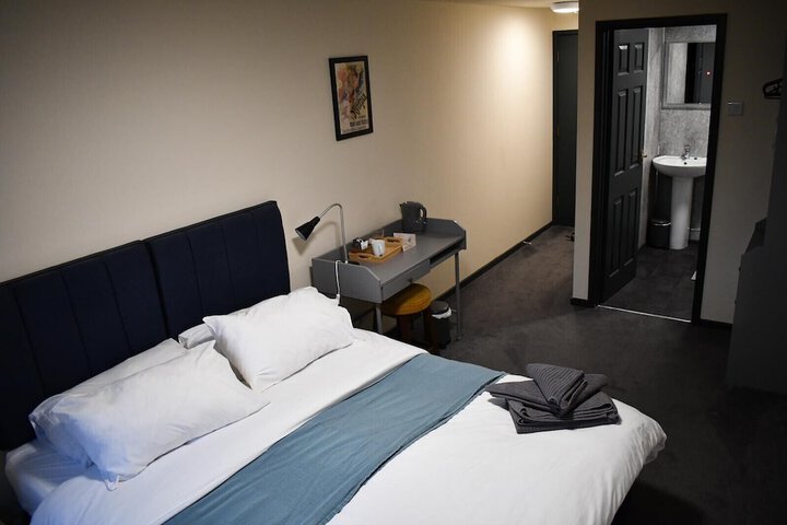 Room 13 of 21