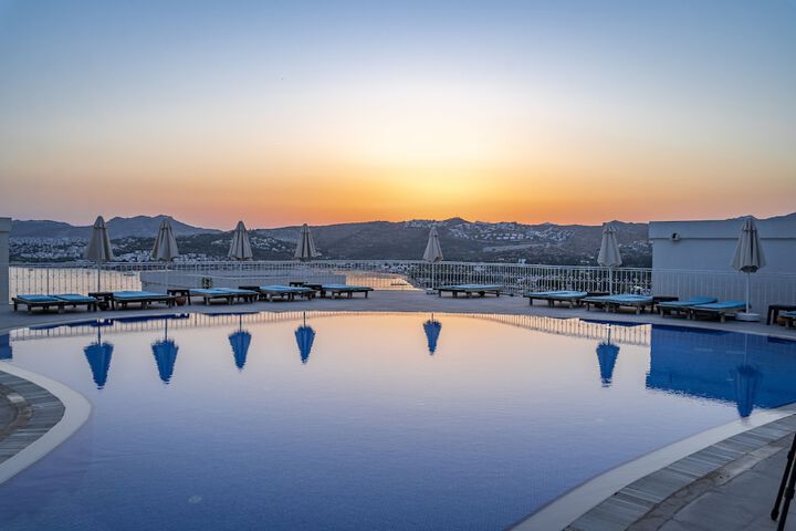 Pools & Facilities