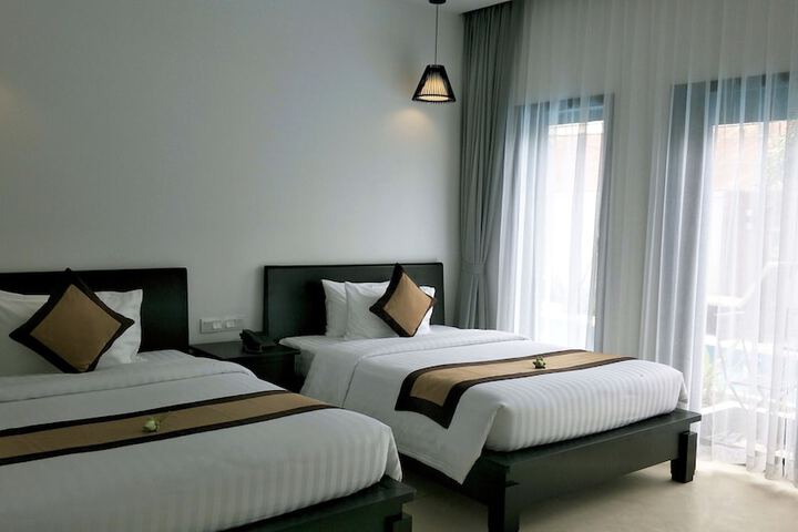 Room 4 of 80