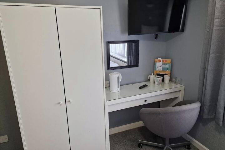 Room 3 of 22
