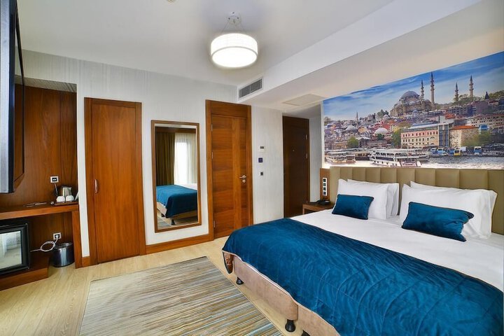 Room 10 of 36