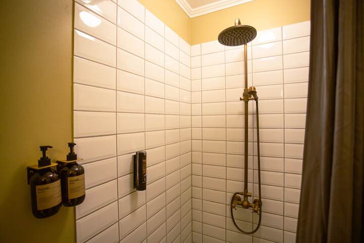 Room 17 of 41