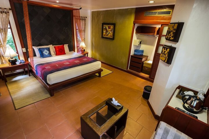 Room 17 of 153