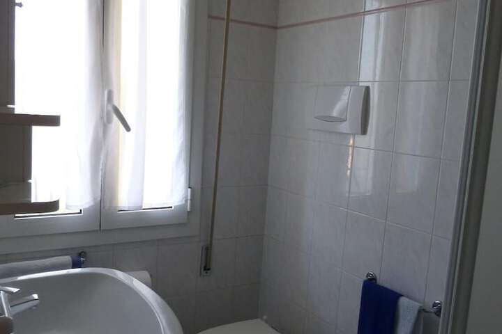 Room 16 of 36