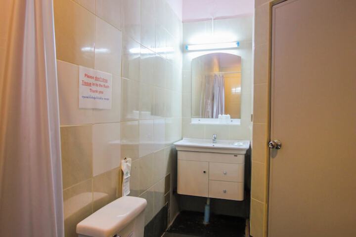 Room 100 of 165