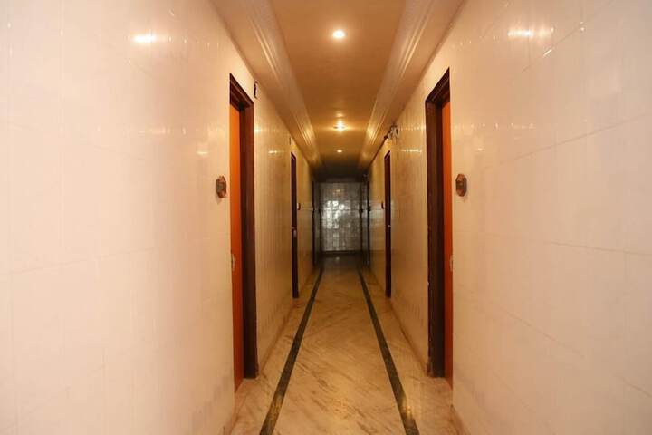Ballroom/Hall 23 of 25
