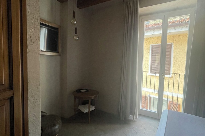 Room 12 of 75