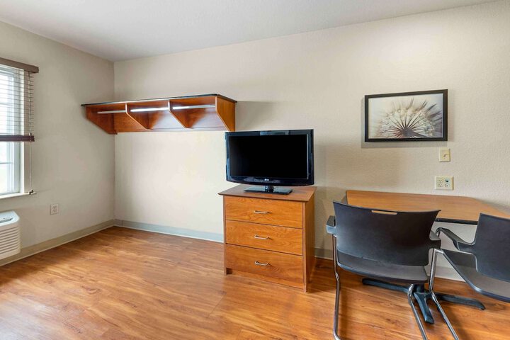 Double Bed Kitchen (1 of 10)