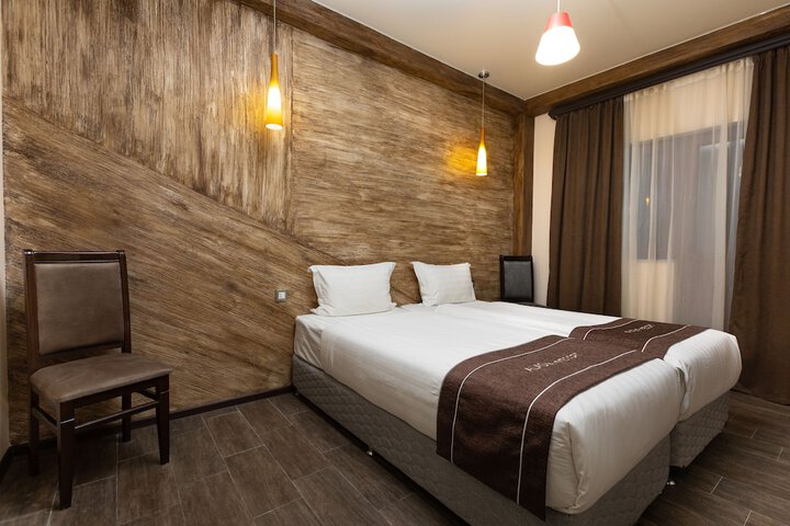 Room 22 of 196