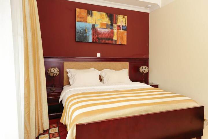 Room 8 of 38
