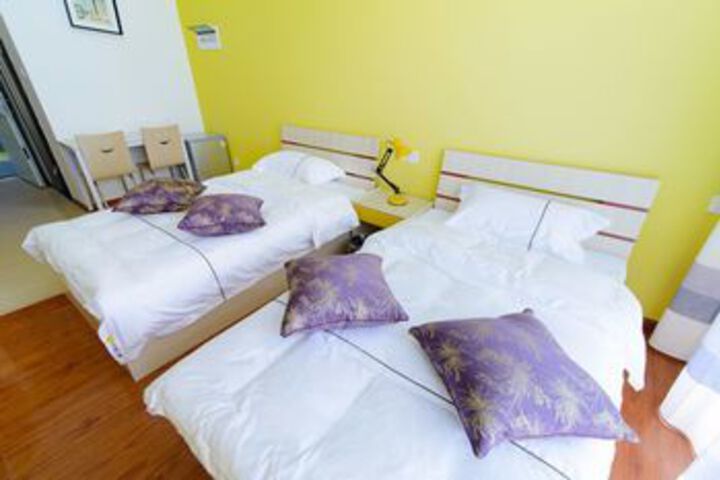 Room 11 of 36
