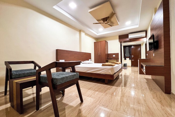 Room 7 of 24
